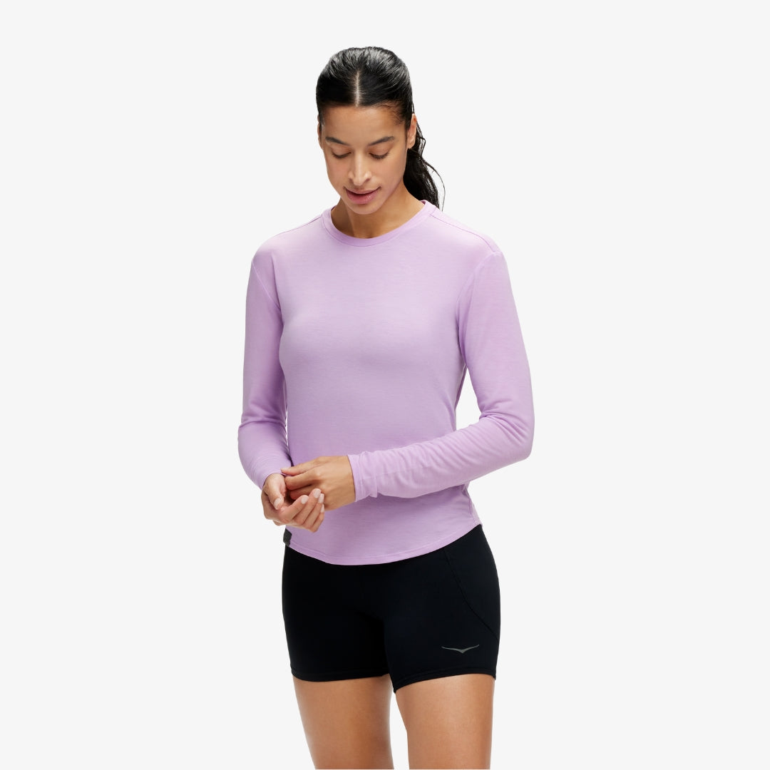 Women's HOKA Essential Long Sleeve Tee – BackRoads Brews + Shoes